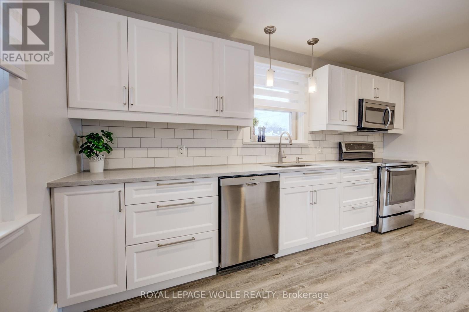












67 WEBER STREET S

,
Waterloo,




Ontario
N2J1Z8

