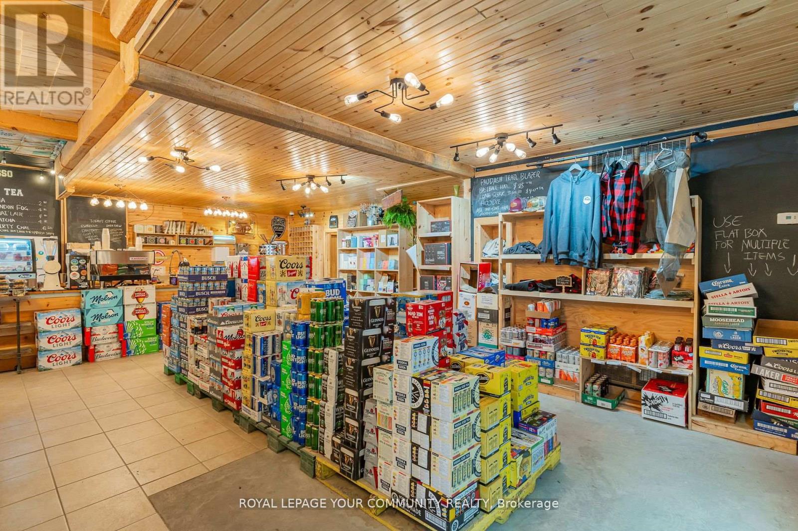 












3895 LOOP ROAD

,
Dysart et al,




Ontario
K0L1X0

