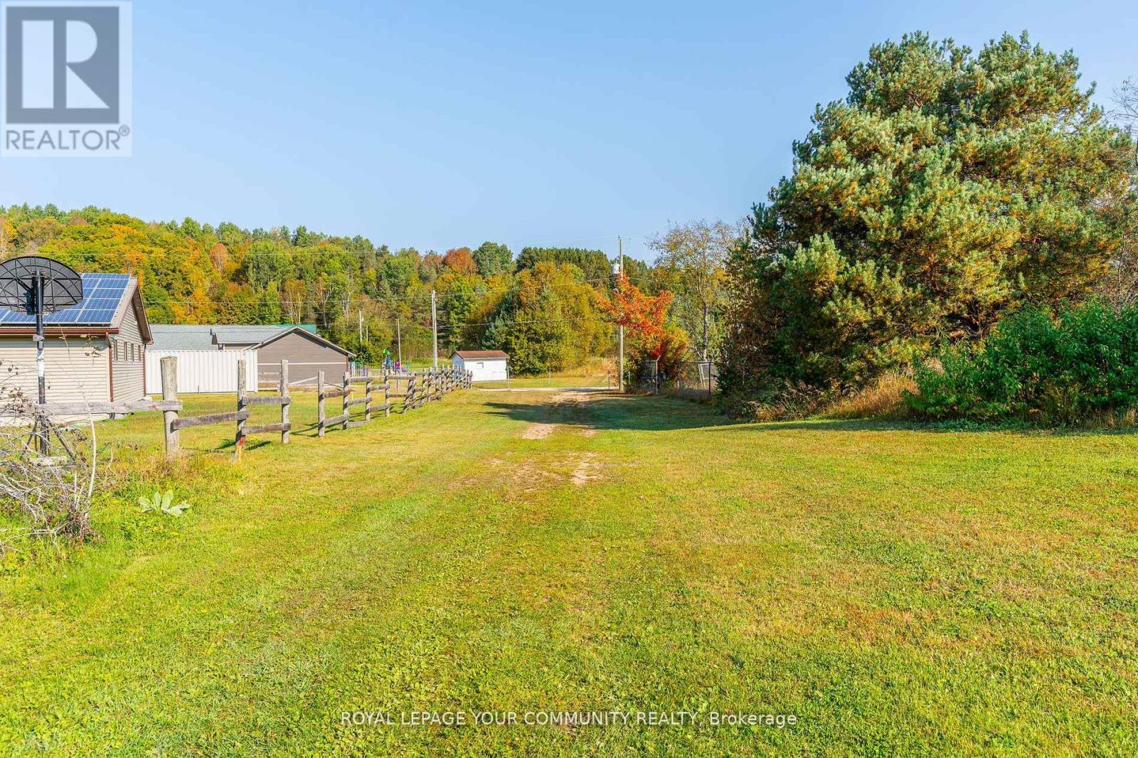












3895 LOOP ROAD

,
Dysart et al,




Ontario
K0L1X0

