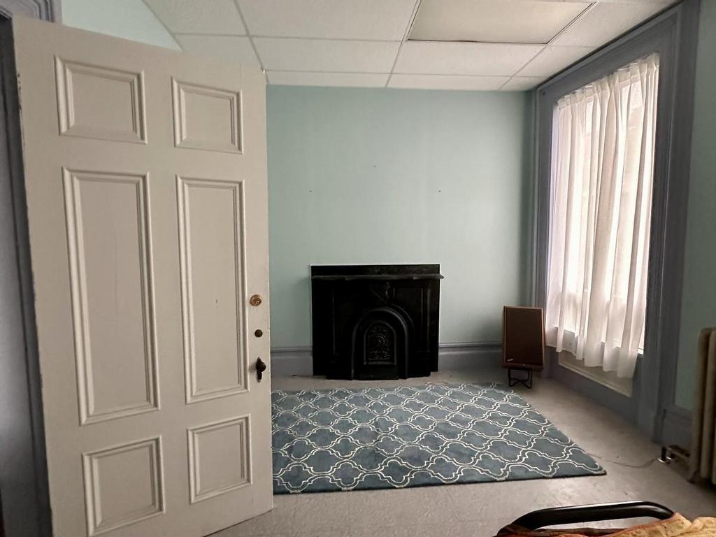 












30 Water Street

,
Pictou,




NS
B0K 1H0

