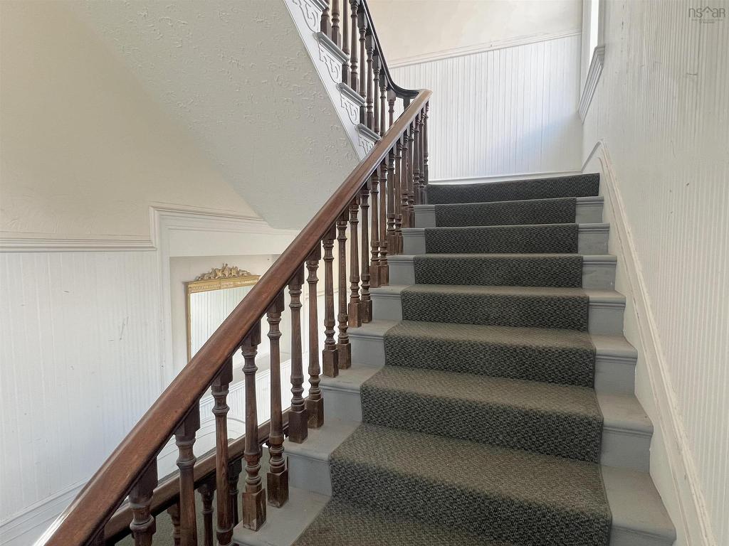 












30 Water Street

,
Pictou,




NS
B0K 1H0

