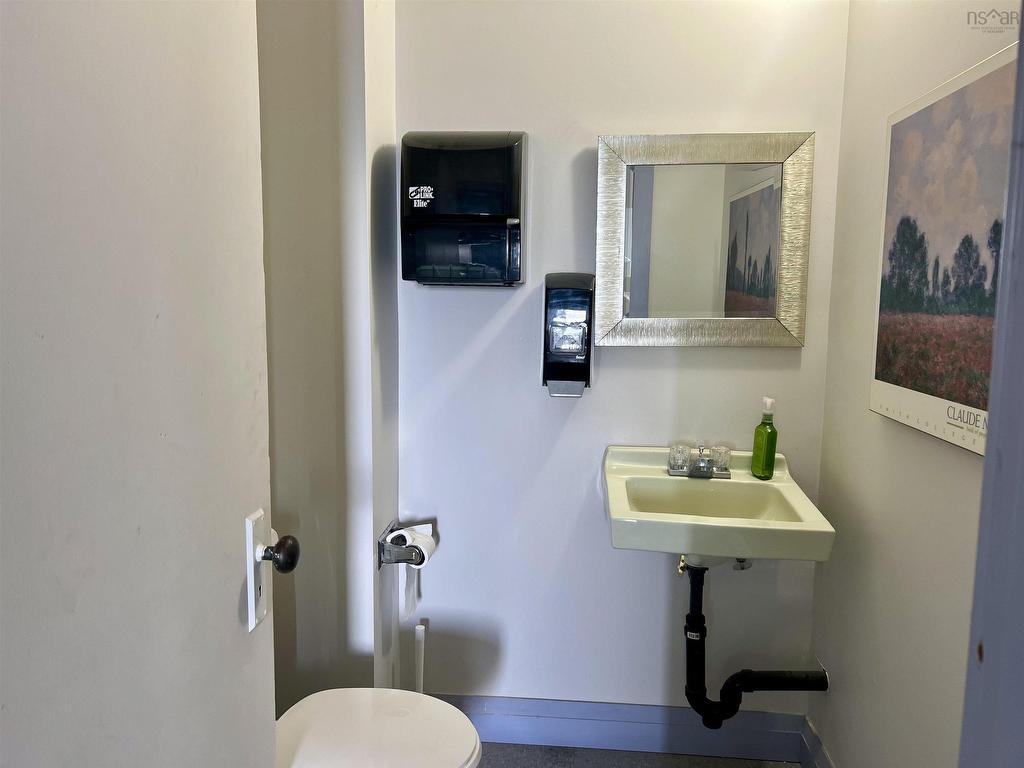 












30 Water Street

,
Pictou,




NS
B0K 1H0

