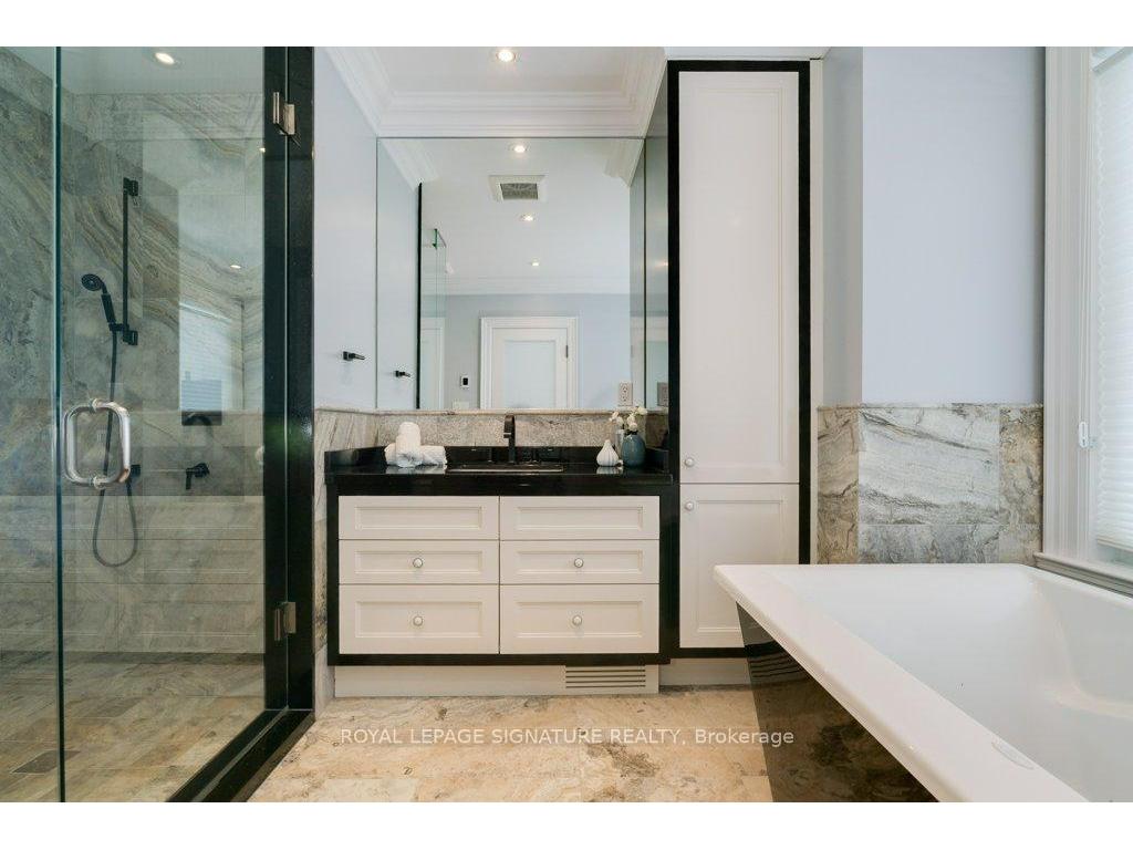









15


Sulkara

Court,
Toronto,




ON
M4A 2G8


