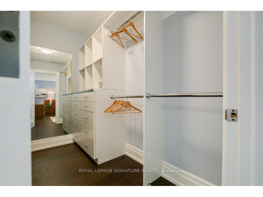 









15


Sulkara

Court,
Toronto,




ON
M4A 2G8

