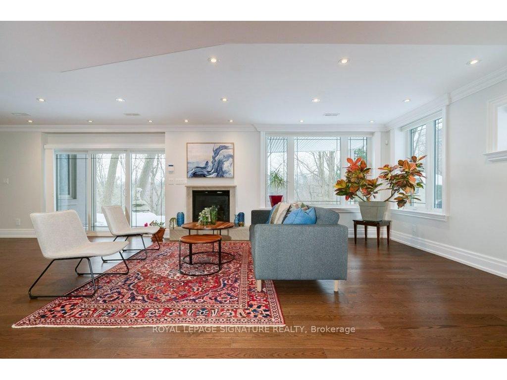 









15


Sulkara

Court,
Toronto,




ON
M4A 2G8

