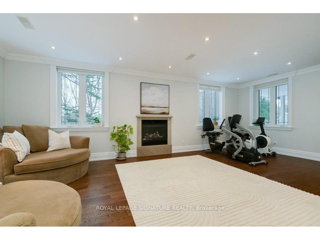 









15


Sulkara

Court,
Toronto,




ON
M4A 2G8

