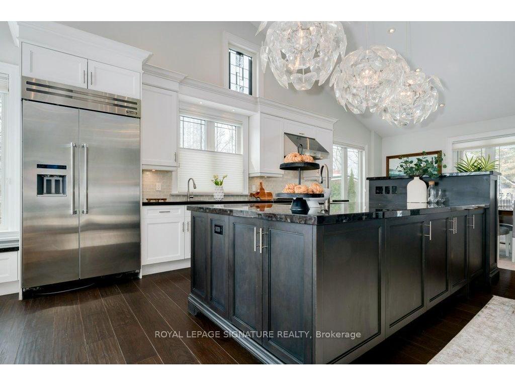 









15


Sulkara

Court,
Toronto,




ON
M4A 2G8

