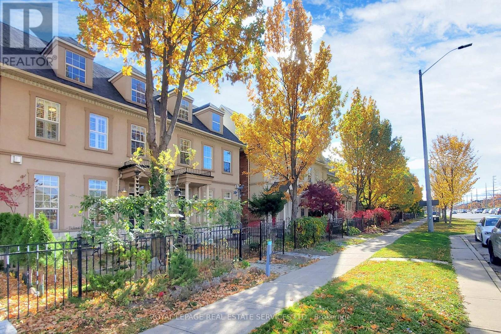 












3552 EGLINTON AVENUE W

,
Mississauga,




Ontario
L5M7C4

