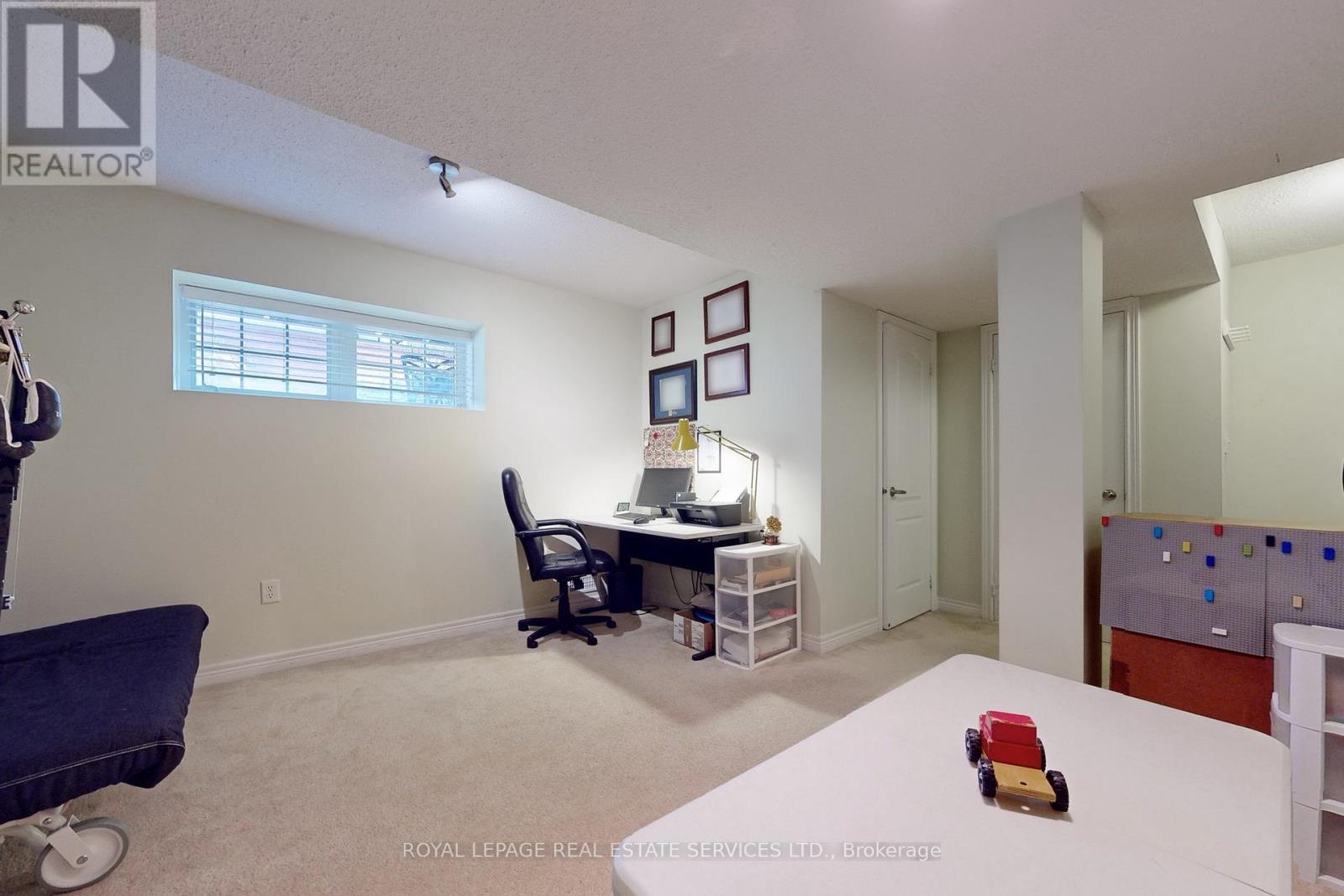 












3552 EGLINTON AVENUE W

,
Mississauga,




Ontario
L5M7C4

