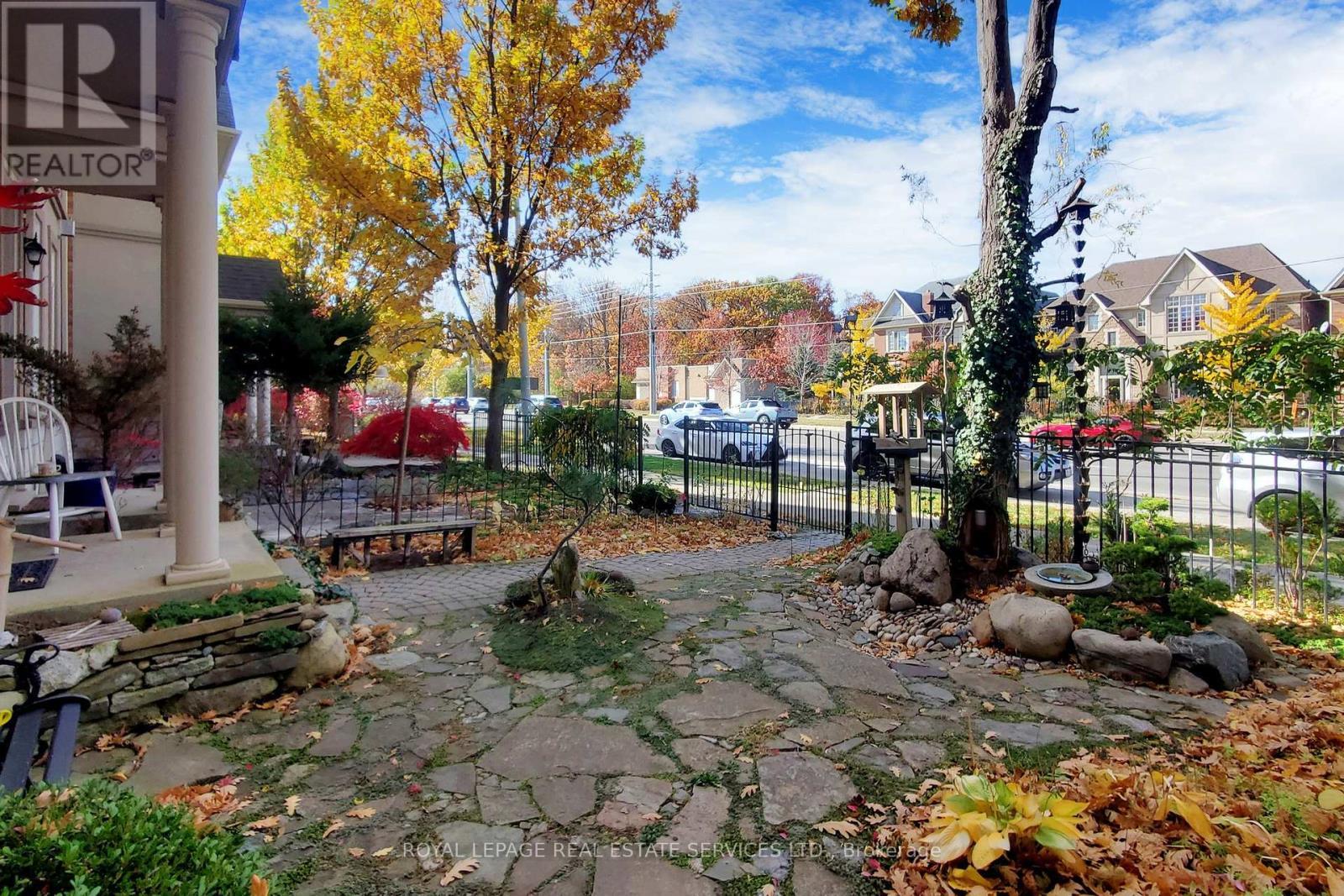 












3552 EGLINTON AVENUE W

,
Mississauga,




Ontario
L5M7C4

