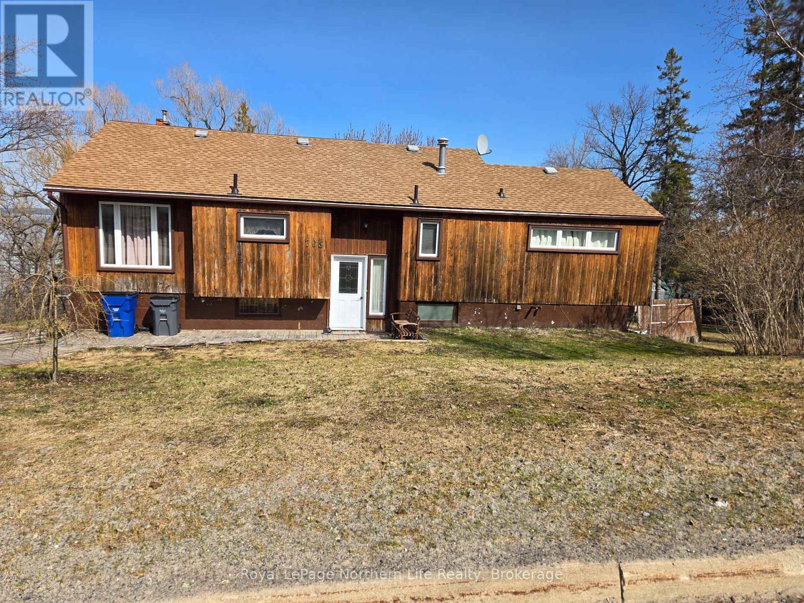 












705 RORKE AVENUE

,
Temiskaming Shores (Haileybury),




Ontario
P0J1K0

