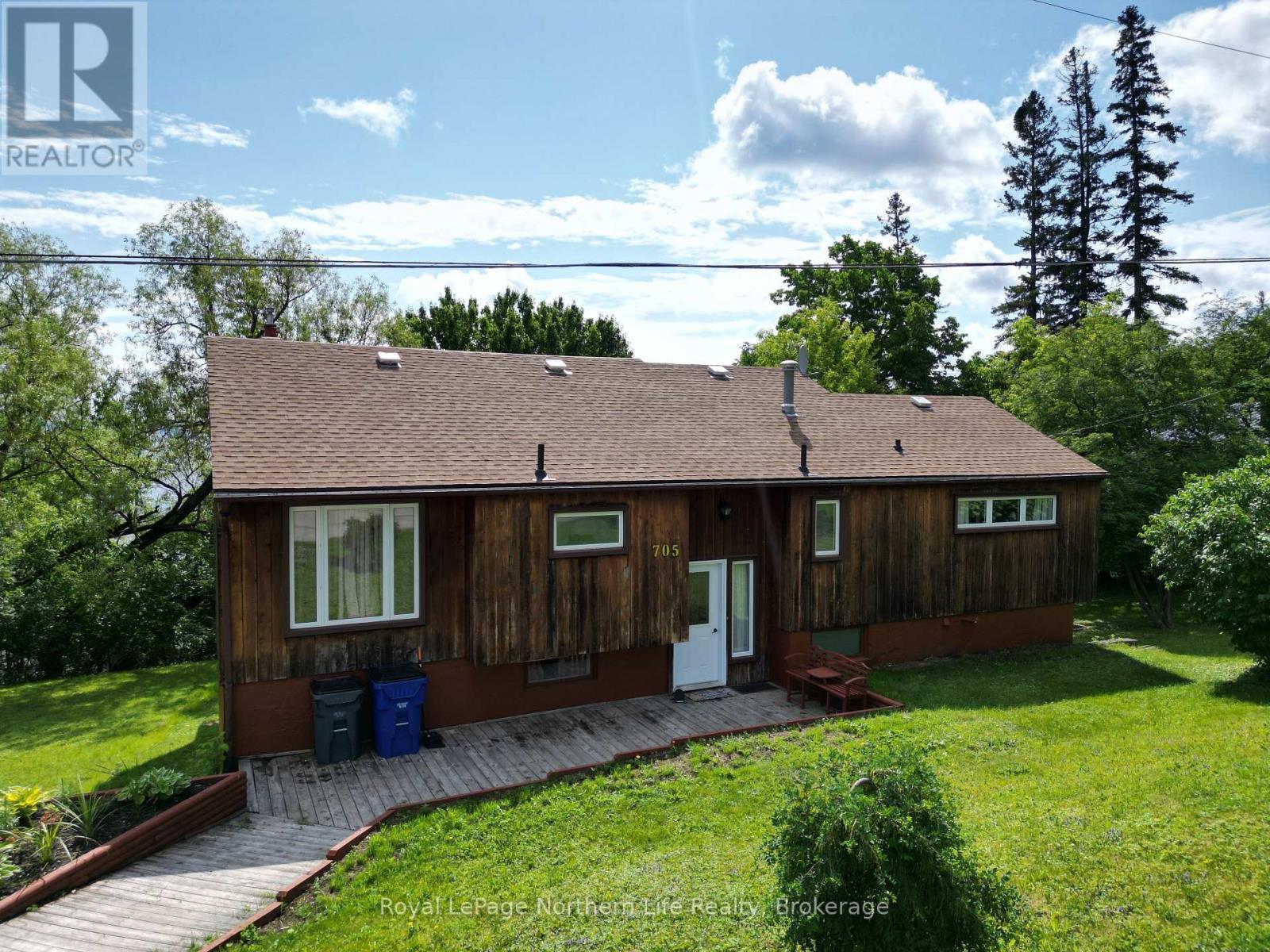 












705 RORKE AVENUE

,
Temiskaming Shores (Haileybury),




Ontario
P0J1K0


