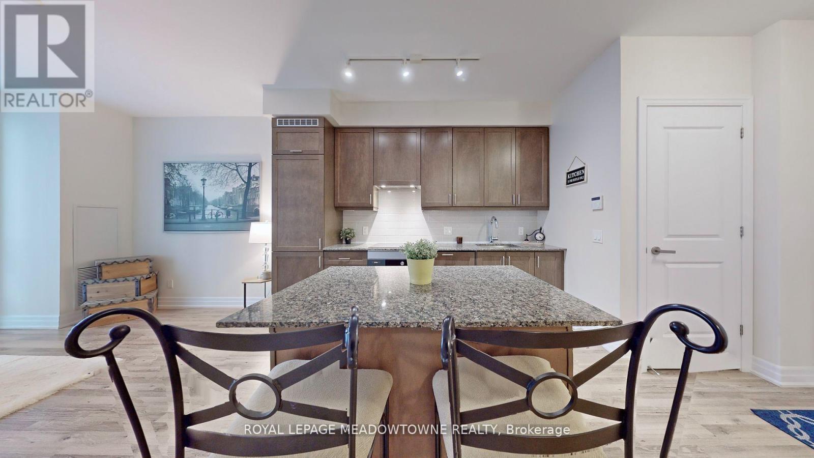 












208 - 9085 JANE STREET

,
Vaughan,




Ontario
L4K0L8

