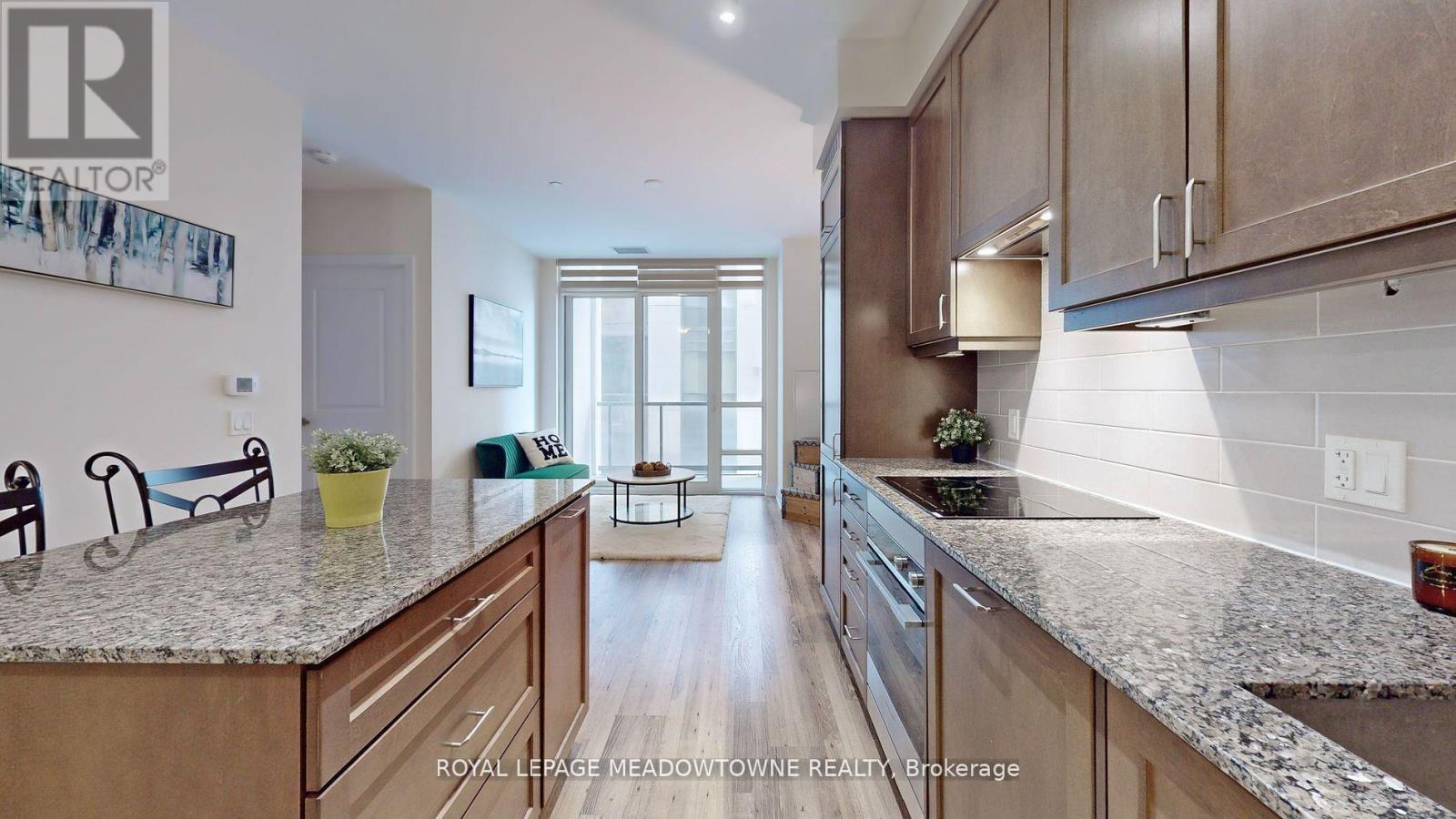 












208 - 9085 JANE STREET

,
Vaughan,




Ontario
L4K0L8

