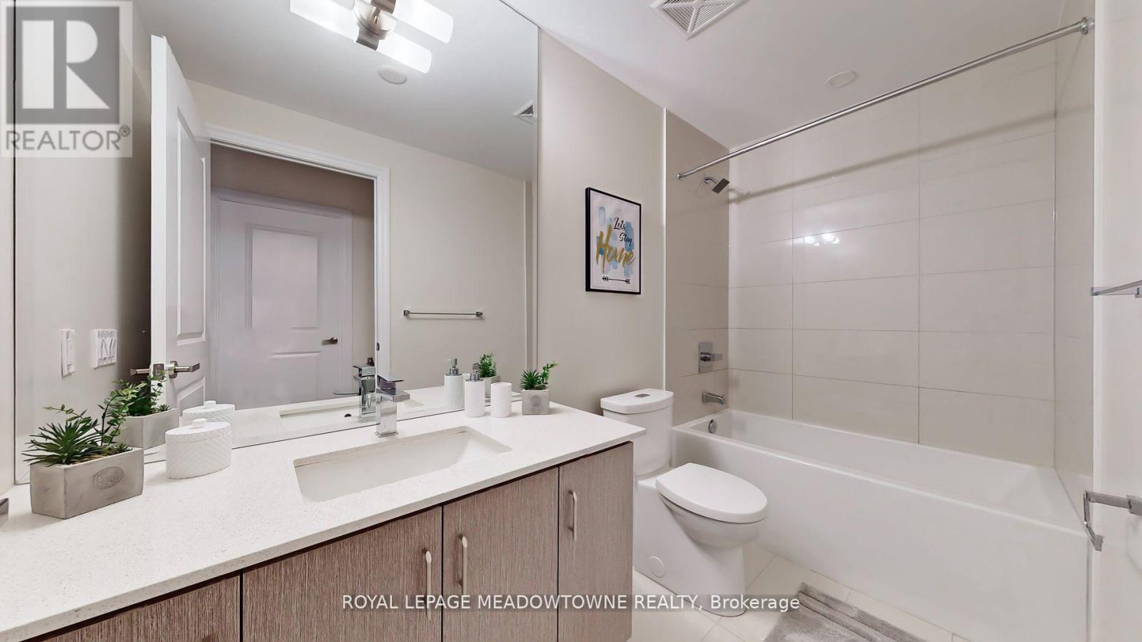 












208 - 9085 JANE STREET

,
Vaughan,




Ontario
L4K0L8

