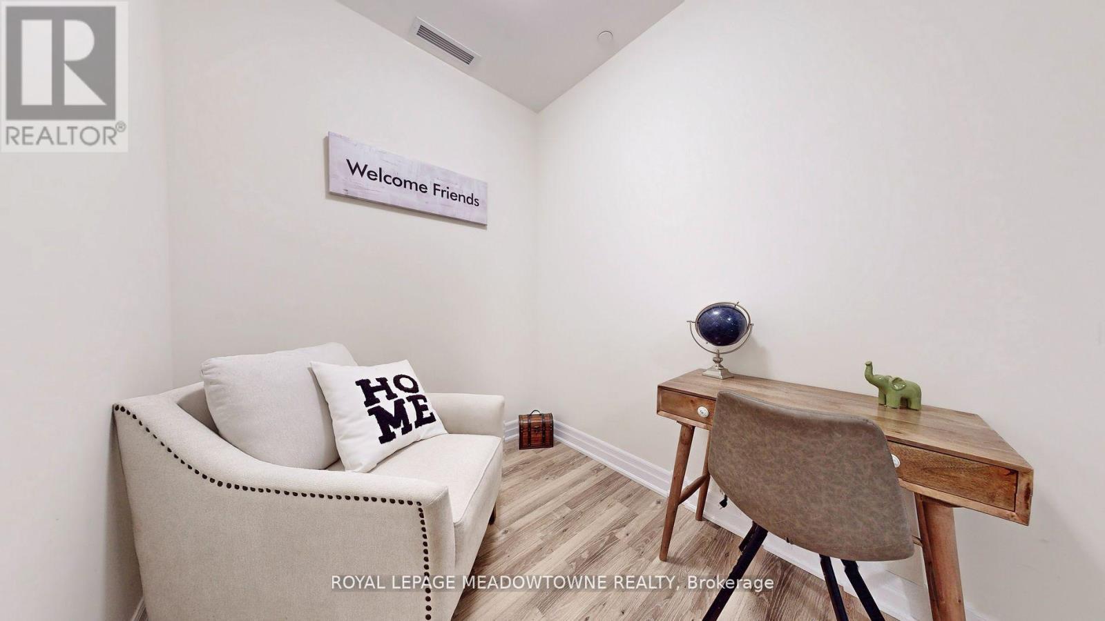 












208 - 9085 JANE STREET

,
Vaughan,




Ontario
L4K0L8

