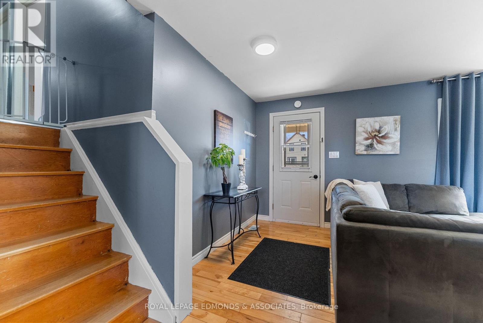 












348 FIRST AVENUE N

,
Pembroke,




Ontario
K8A5C4

