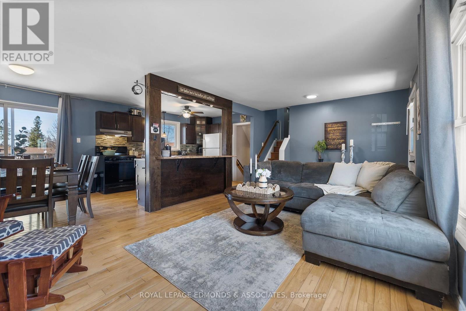 












348 FIRST AVENUE N

,
Pembroke,




Ontario
K8A5C4

