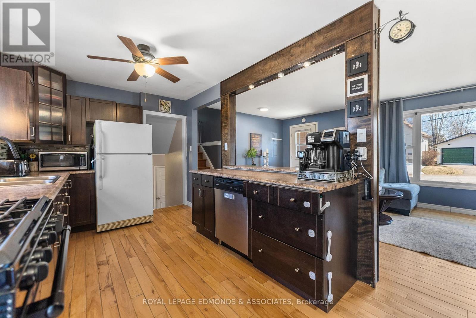 












348 FIRST AVENUE N

,
Pembroke,




Ontario
K8A5C4

