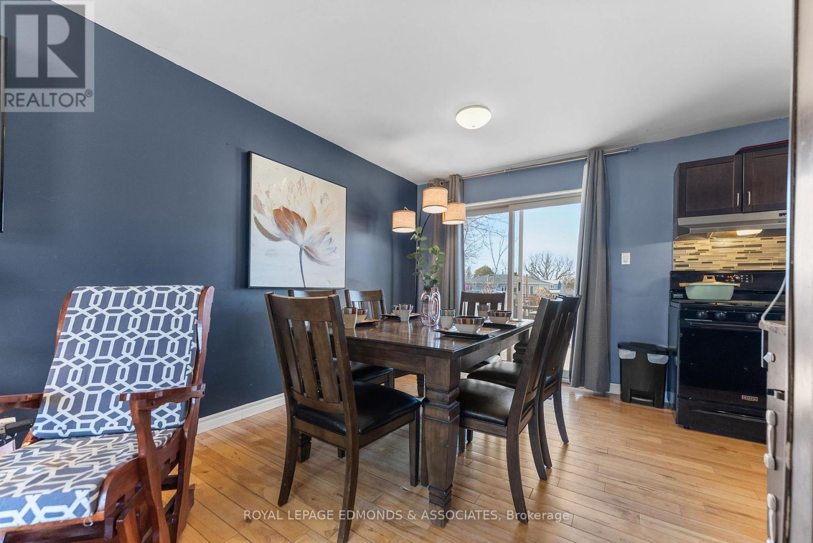












348 FIRST AVENUE N

,
Pembroke,




Ontario
K8A5C4

