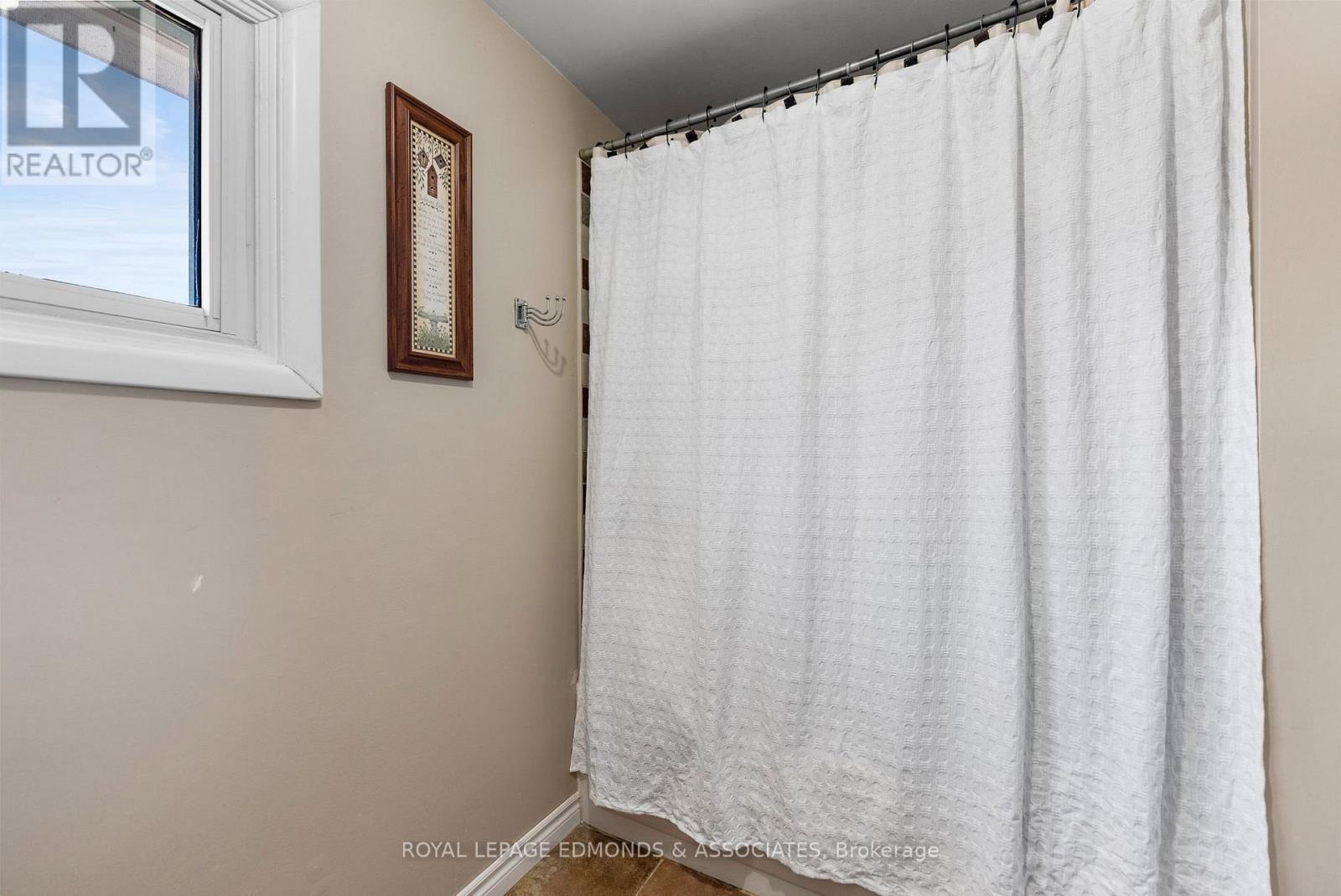 












348 FIRST AVENUE N

,
Pembroke,




Ontario
K8A5C4

