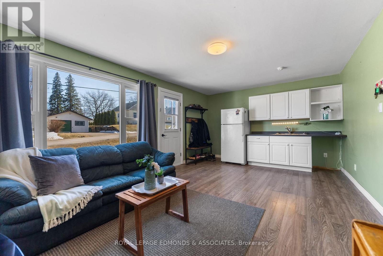 












348 FIRST AVENUE N

,
Pembroke,




Ontario
K8A5C4

