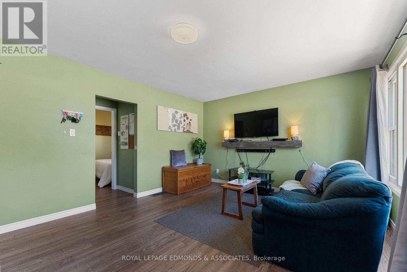 












348 FIRST AVENUE N

,
Pembroke,




Ontario
K8A5C4

