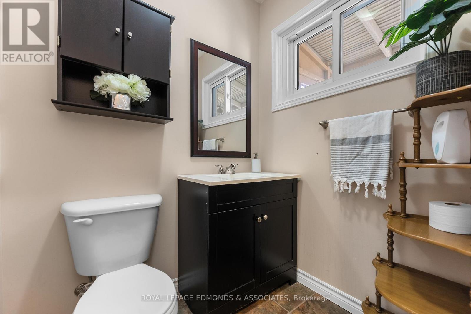 












348 FIRST AVENUE N

,
Pembroke,




Ontario
K8A5C4

