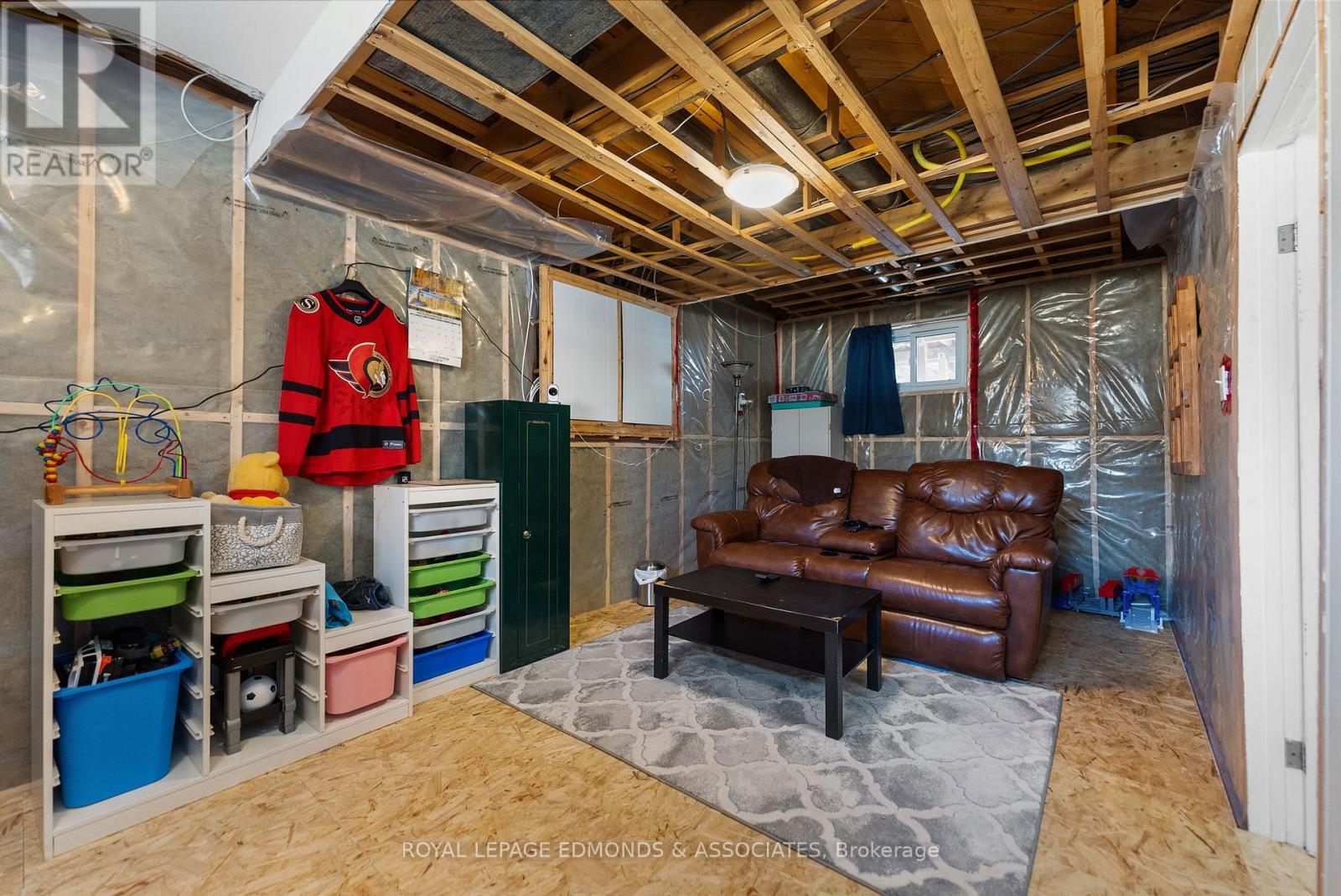 












348 FIRST AVENUE N

,
Pembroke,




Ontario
K8A5C4

