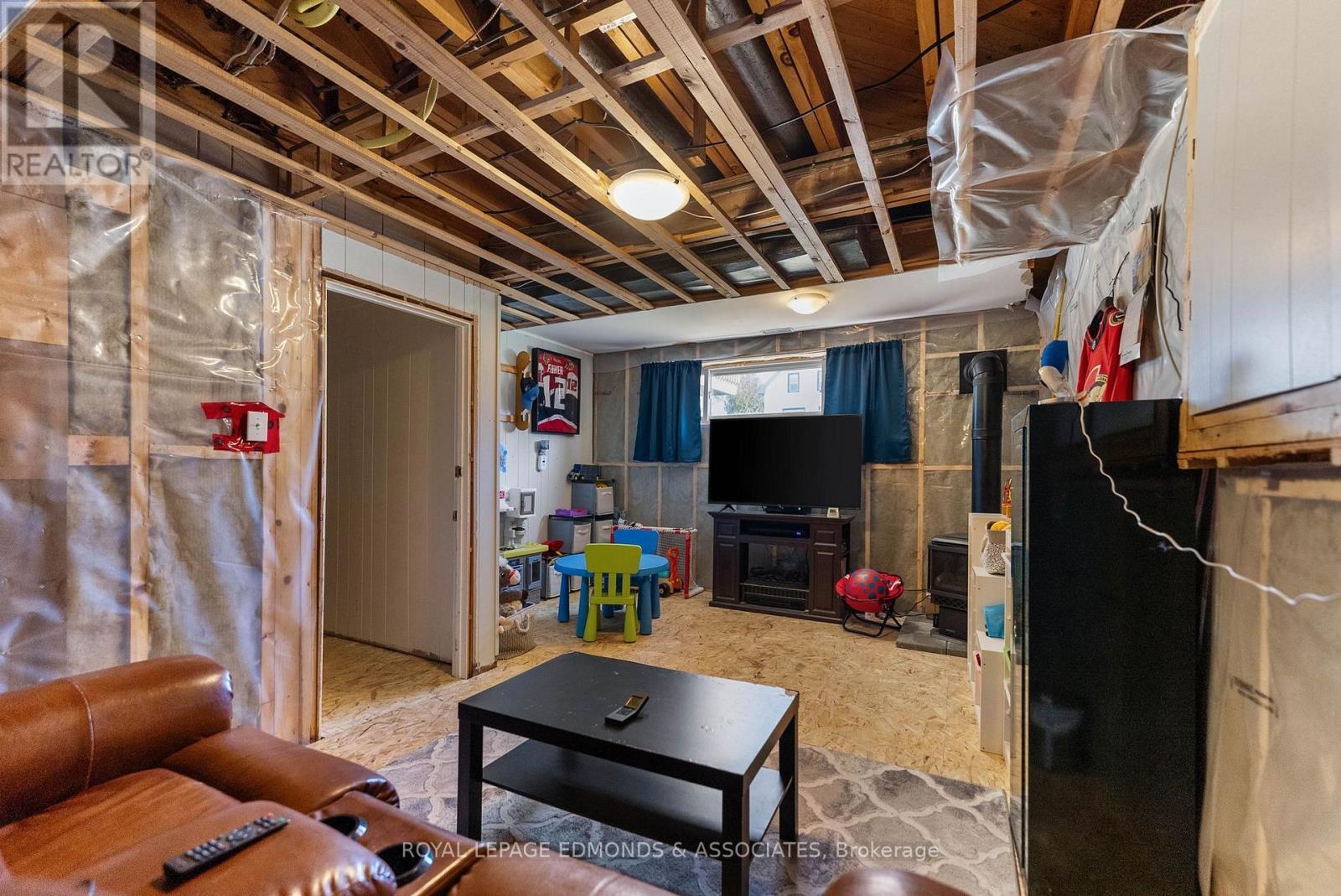 












348 FIRST AVENUE N

,
Pembroke,




Ontario
K8A5C4

