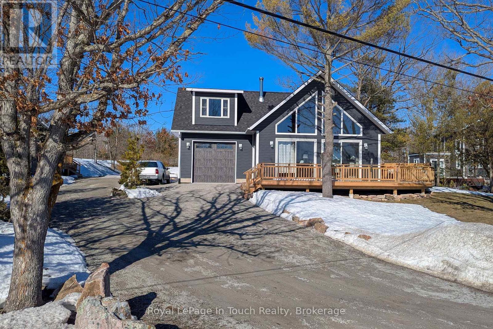 












26 MACEY BAY ROAD

,
Georgian Bay (Baxter),




Ontario
L0K1S0

