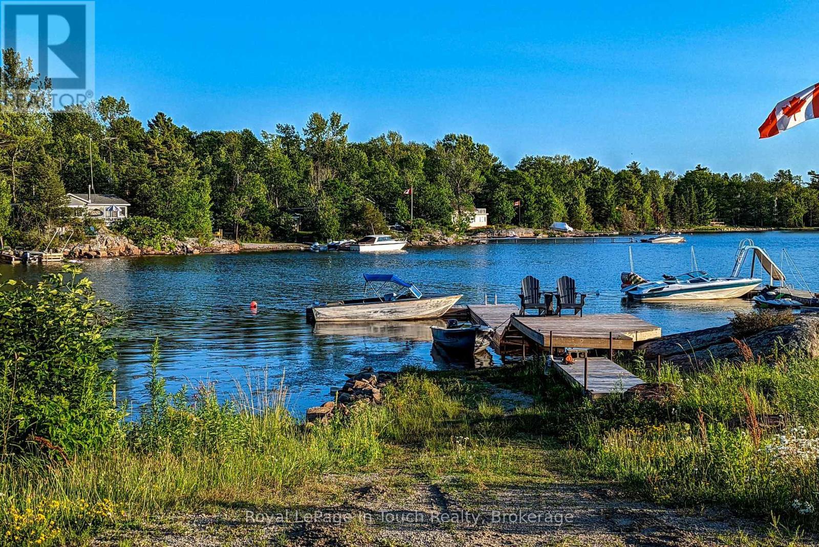 












26 MACEY BAY ROAD

,
Georgian Bay (Baxter),




Ontario
L0K1S0

