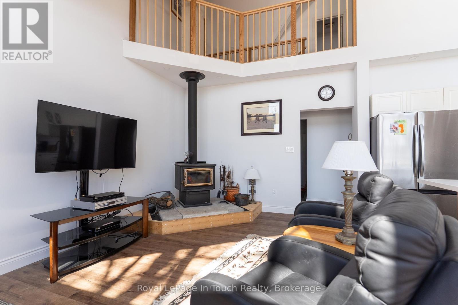 












26 MACEY BAY ROAD

,
Georgian Bay (Baxter),




Ontario
L0K1S0

