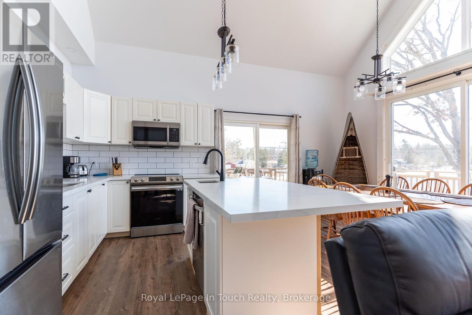 












26 MACEY BAY ROAD

,
Georgian Bay (Baxter),




Ontario
L0K1S0

