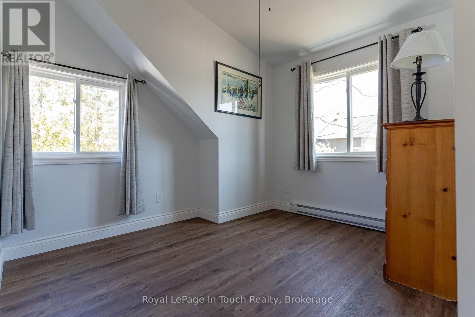 












26 MACEY BAY ROAD

,
Georgian Bay (Baxter),




Ontario
L0K1S0

