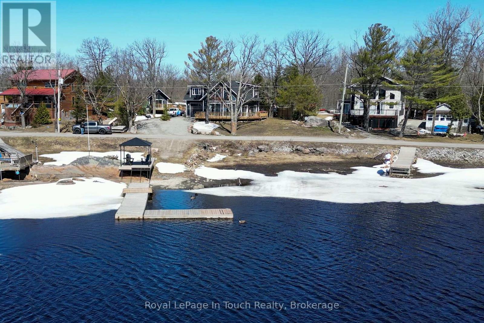 












26 MACEY BAY ROAD

,
Georgian Bay (Baxter),




Ontario
L0K1S0

