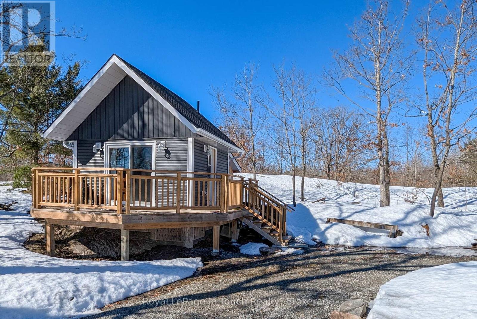 












26 MACEY BAY ROAD

,
Georgian Bay (Baxter),




Ontario
L0K1S0

