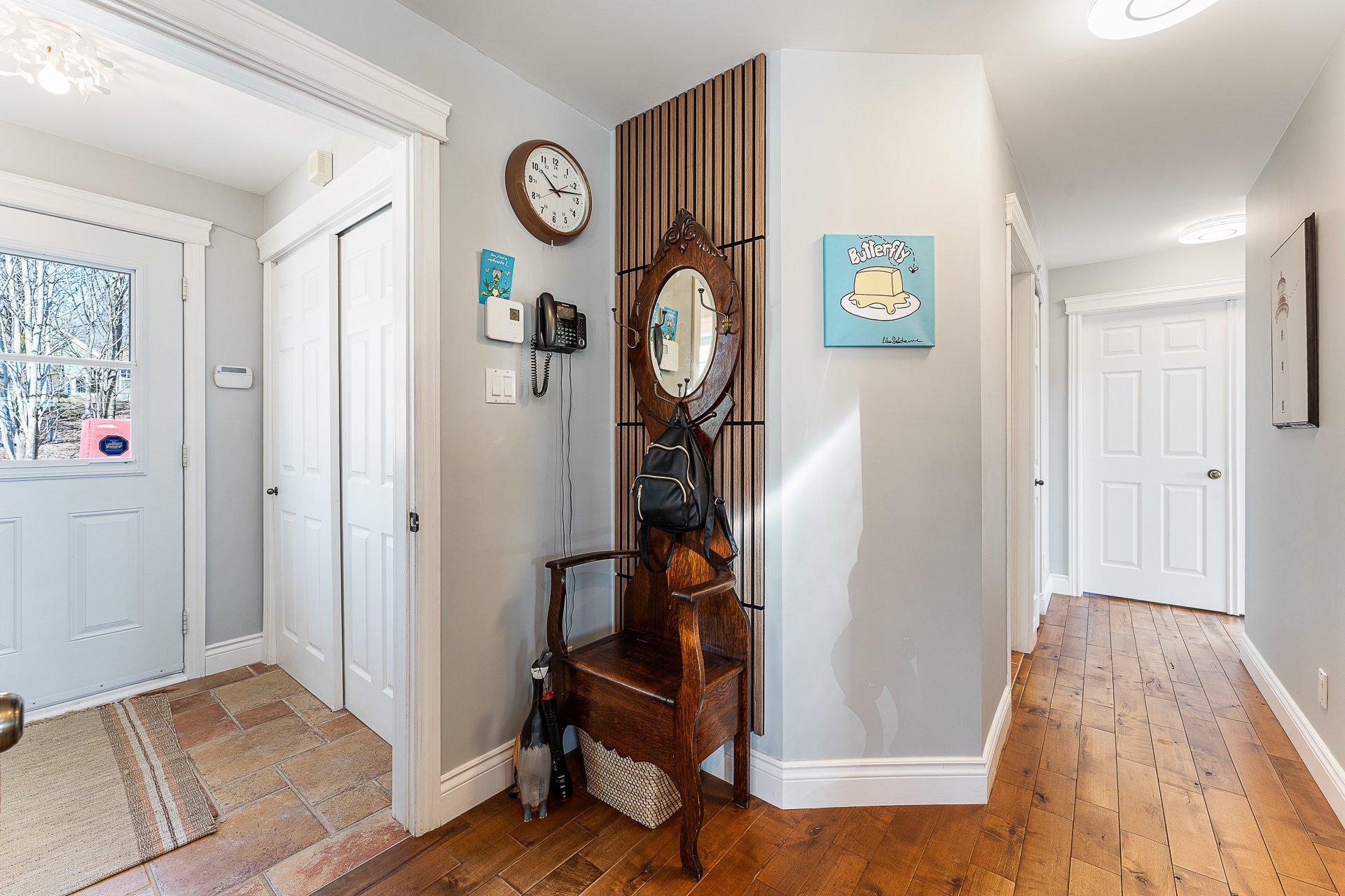 









12


Rue de l'Intimité

,
Eastman,




QC
J0E1P0

