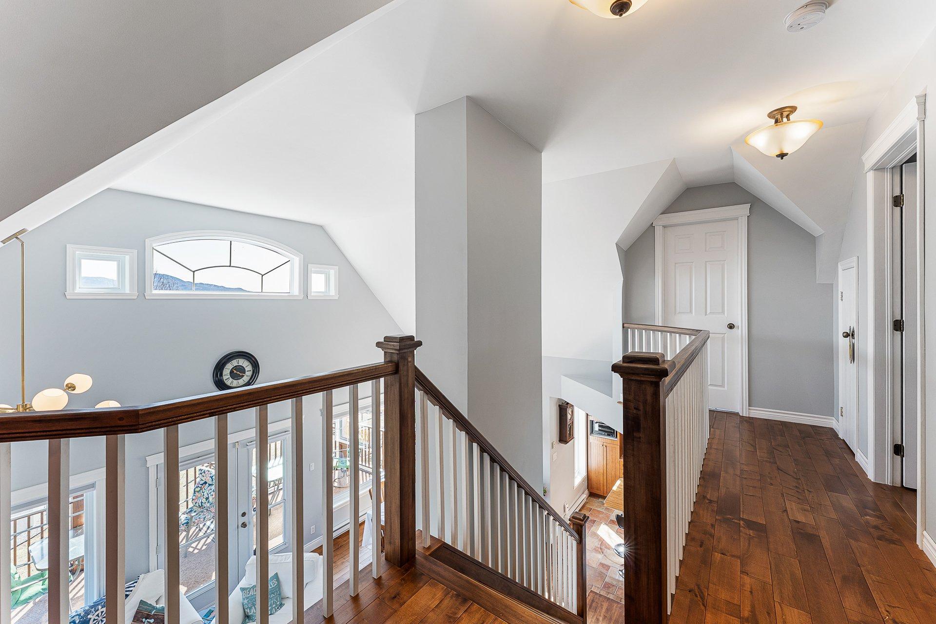 









12


Rue de l'Intimité

,
Eastman,




QC
J0E1P0

