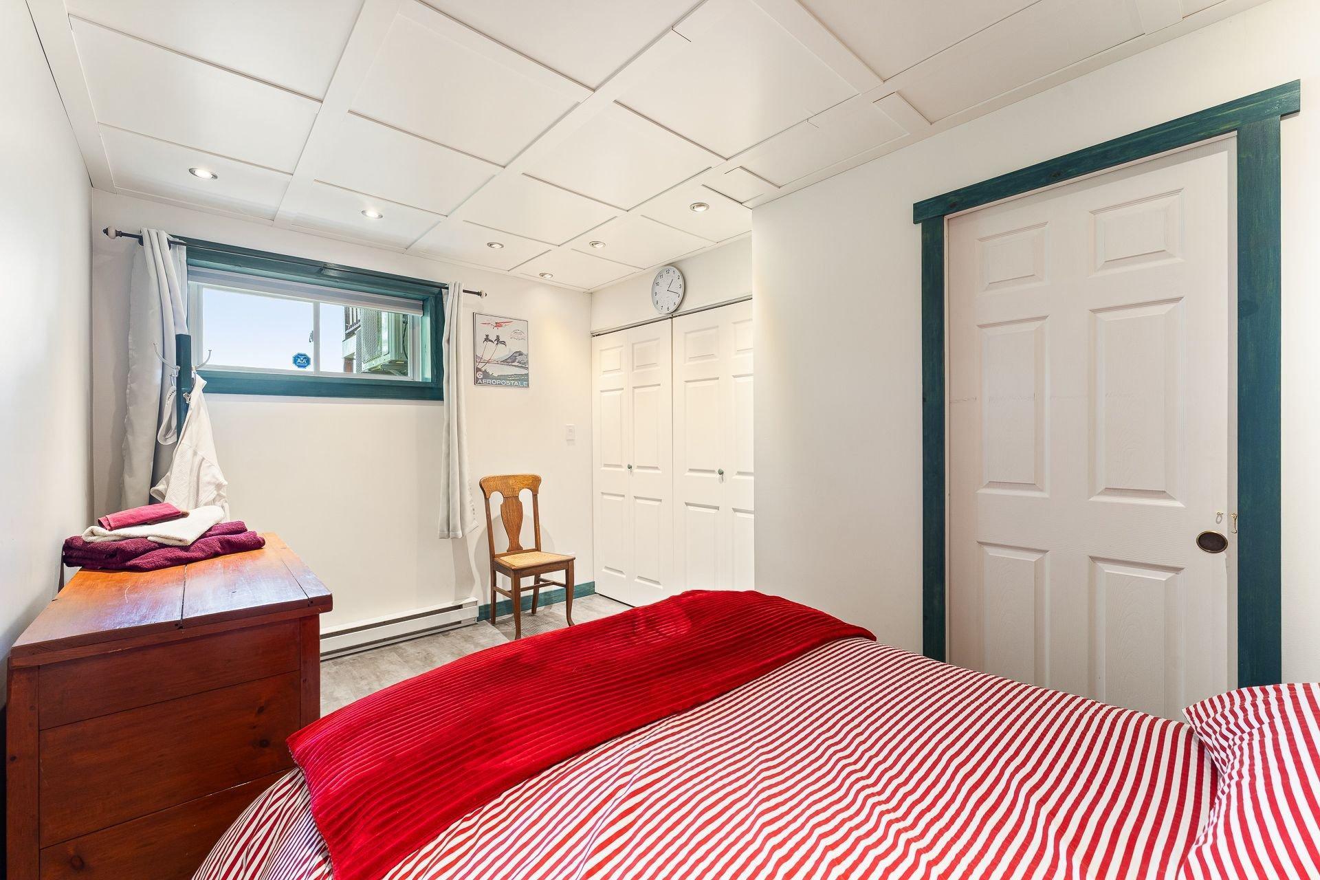 









12


Rue de l'Intimité

,
Eastman,




QC
J0E1P0

