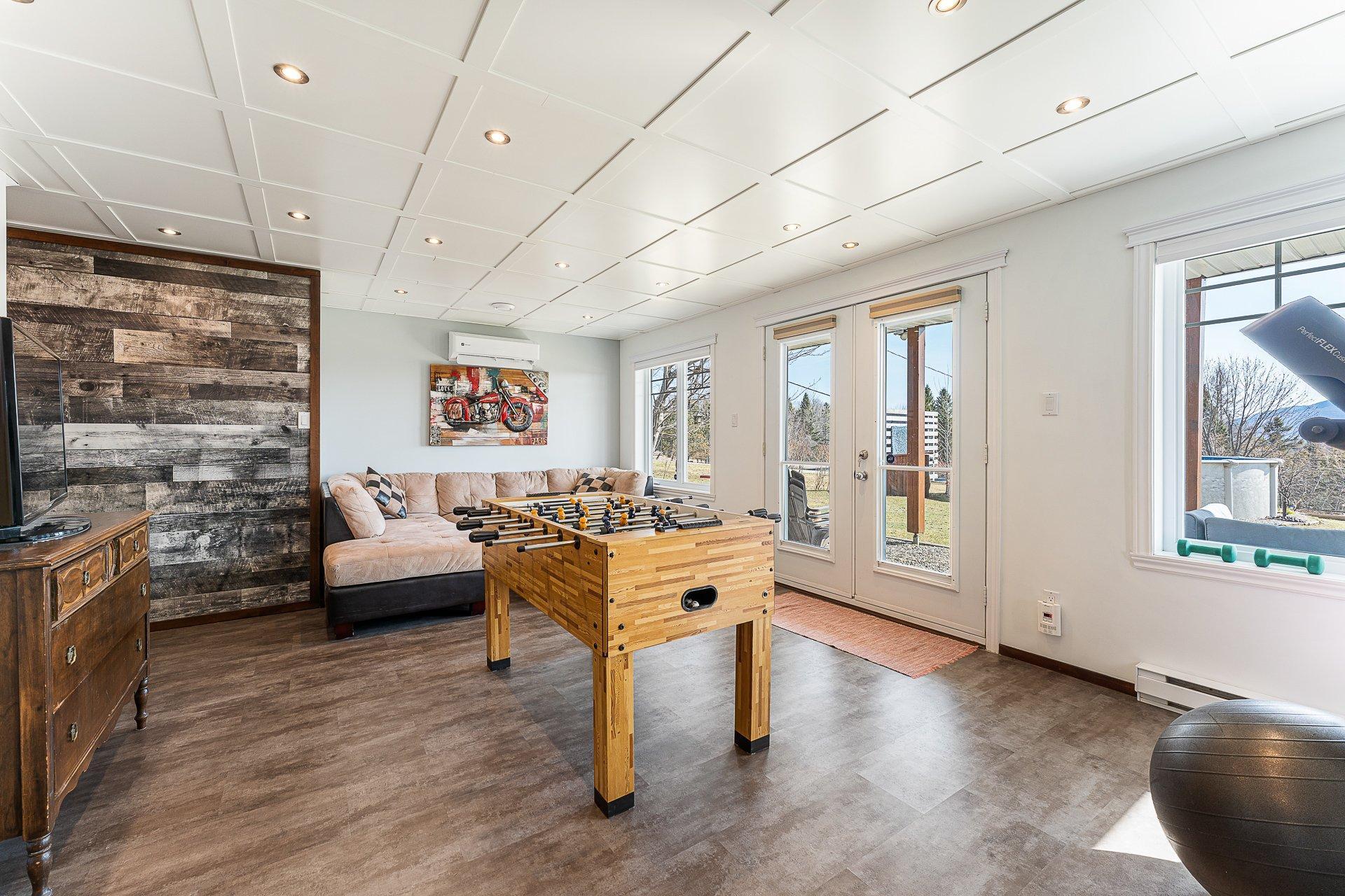 









12


Rue de l'Intimité

,
Eastman,




QC
J0E1P0

