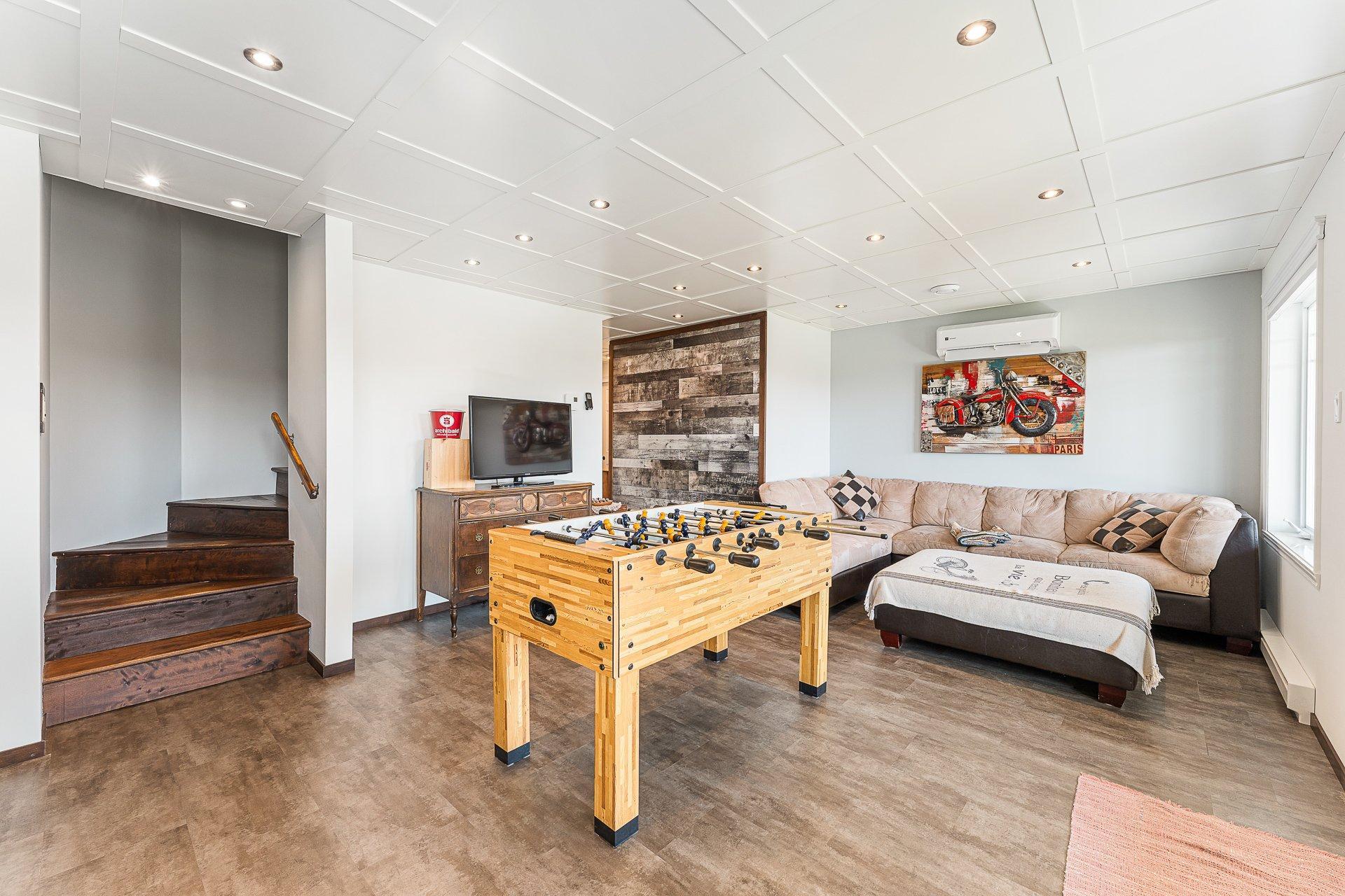 









12


Rue de l'Intimité

,
Eastman,




QC
J0E1P0

