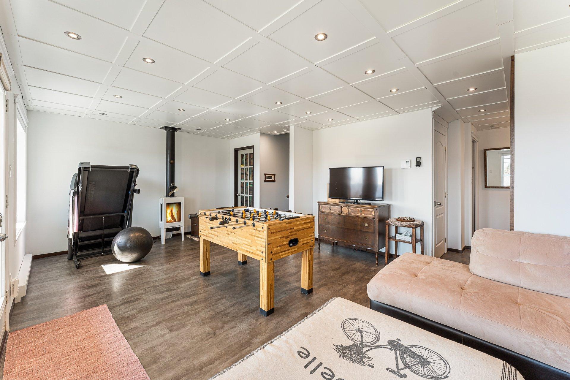 









12


Rue de l'Intimité

,
Eastman,




QC
J0E1P0

