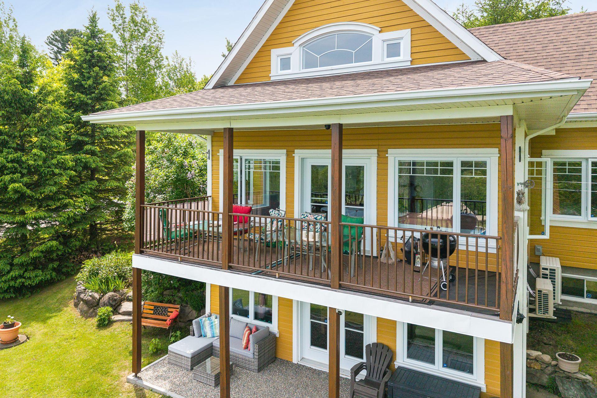 









12


Rue de l'Intimité

,
Eastman,




QC
J0E1P0

