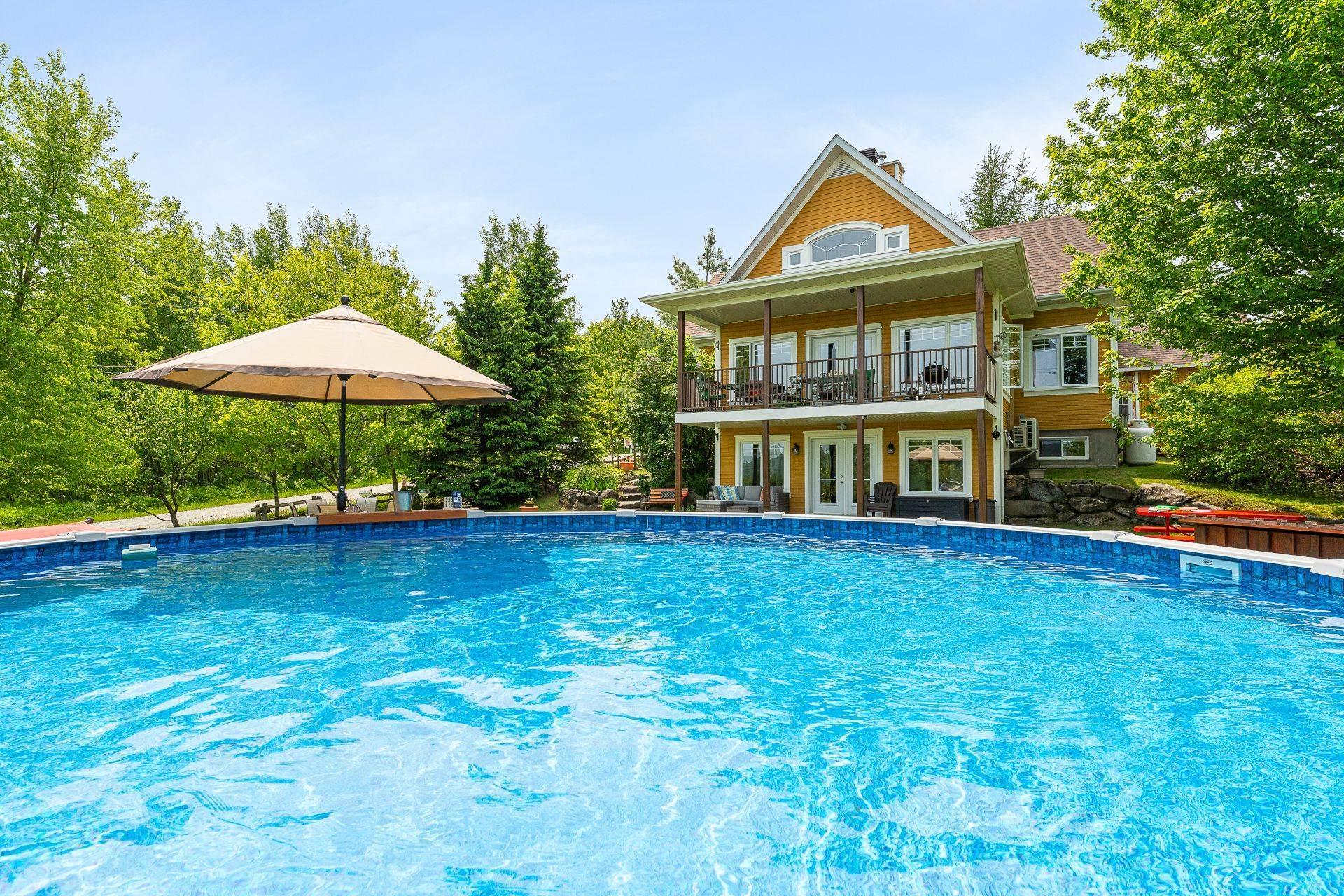 









12


Rue de l'Intimité

,
Eastman,




QC
J0E1P0

