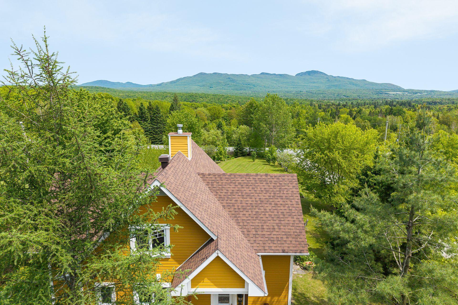 









12


Rue de l'Intimité

,
Eastman,




QC
J0E1P0

