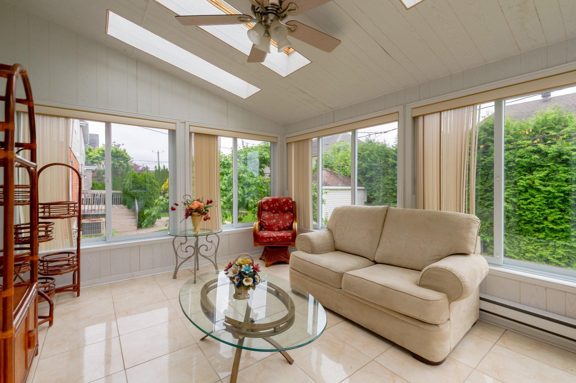 









2855


Rue Orsini

,
Brossard,




QC
J4Y3E2

