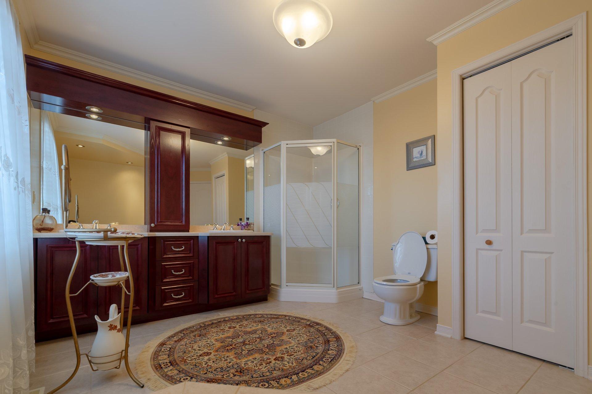 









2855


Rue Orsini

,
Brossard,




QC
J4Y3E2

