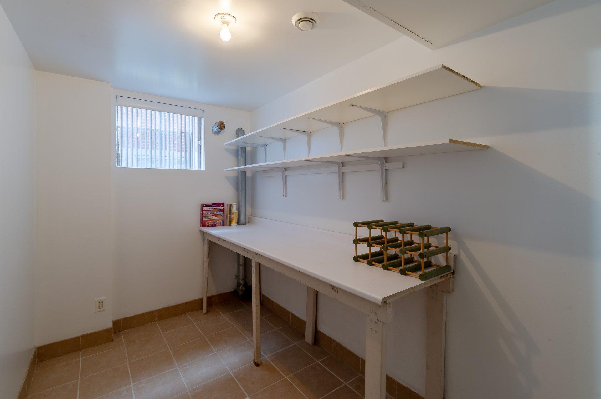 









2855


Rue Orsini

,
Brossard,




QC
J4Y3E2

