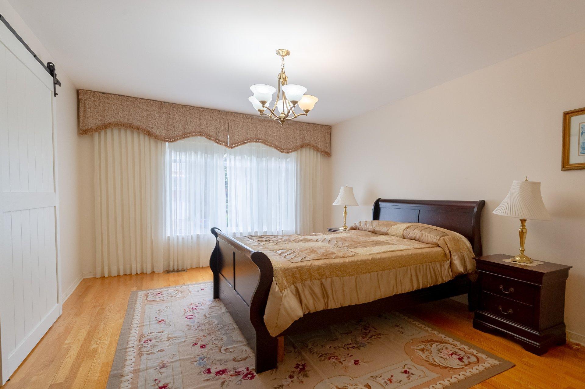









2855


Rue Orsini

,
Brossard,




QC
J4Y3E2


